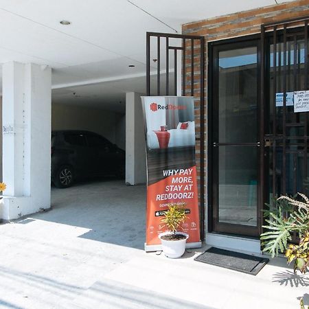 فندق ريد دورز نير إس إم بيكوتان Paranaque City المظهر الخارجي الصورة