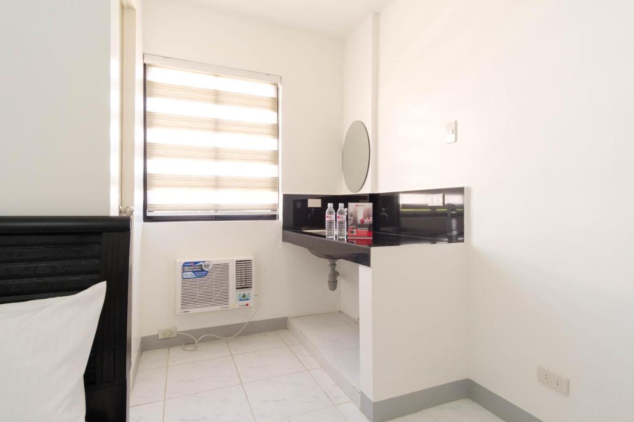 فندق ريد دورز نير إس إم بيكوتان Paranaque City المظهر الخارجي الصورة